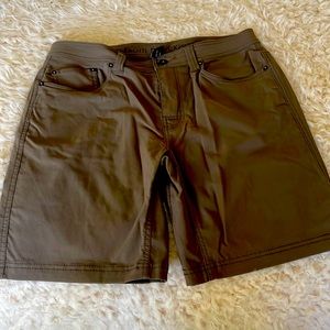 Mens khaki/dark olive green shorts